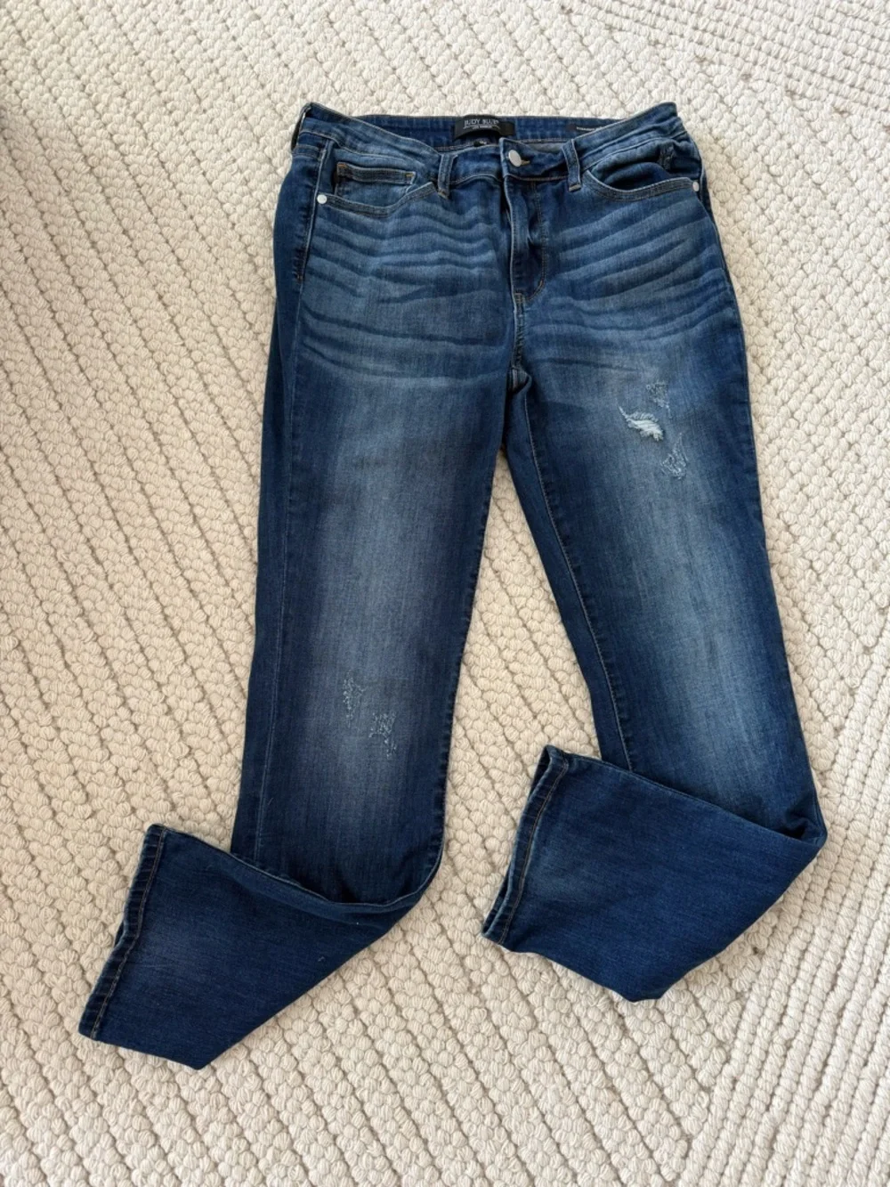 Judy Blue Los Angeles Women’s Straight Fit Distressed Jeans – Size 32