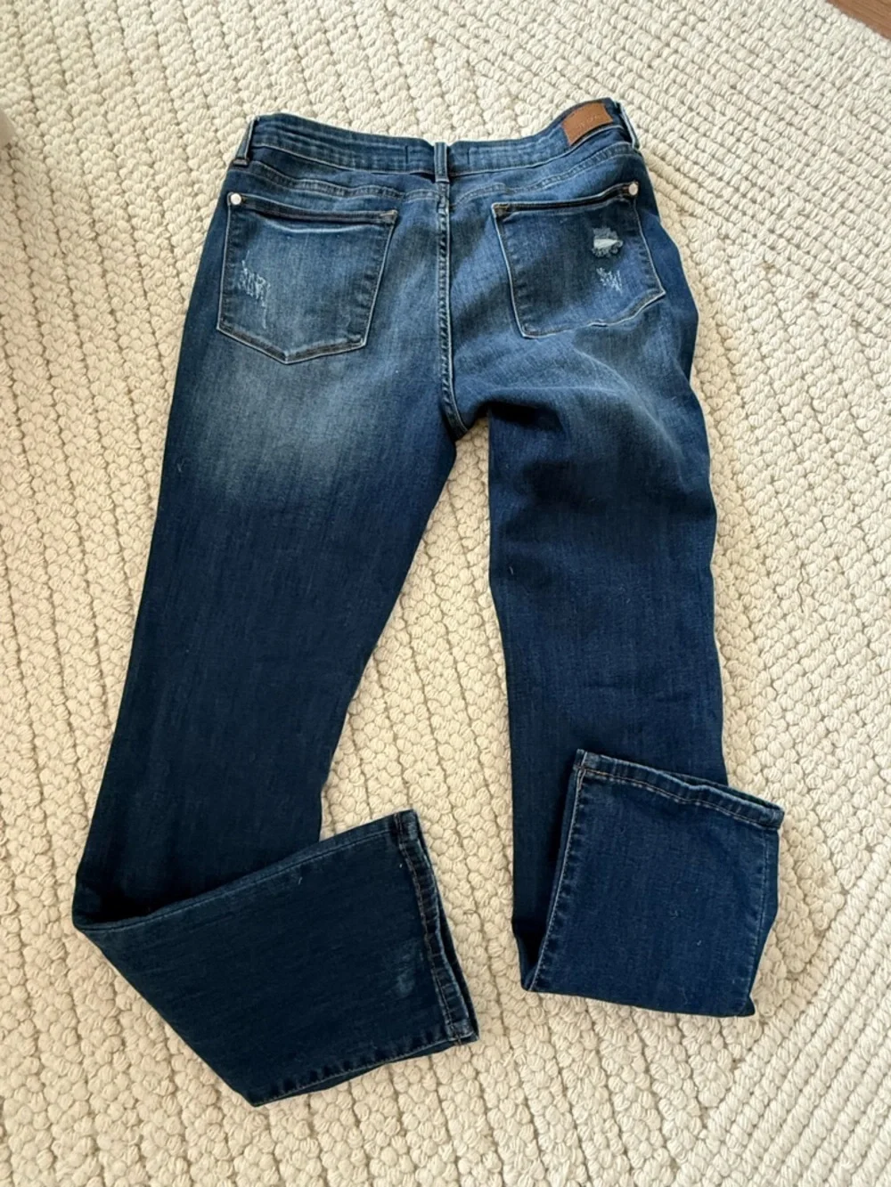 Judy Blue Los Angeles Women’s Straight Fit Distressed Jeans – Size 32